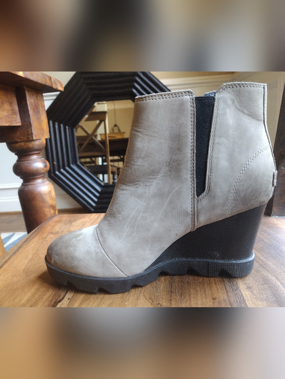 Sorel Taupe Distressed Leather Joan Uptown Zip Boots Size 9 - Picture 6 of 12